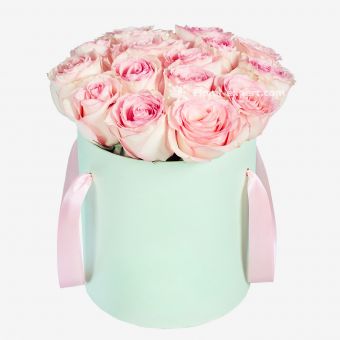 Pink roses box